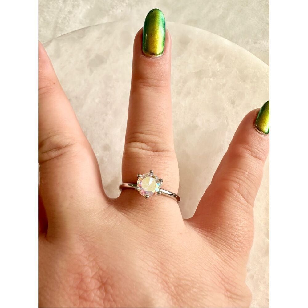 Iridescent round cut cocktail ring ￼ - Picture 5 of 5